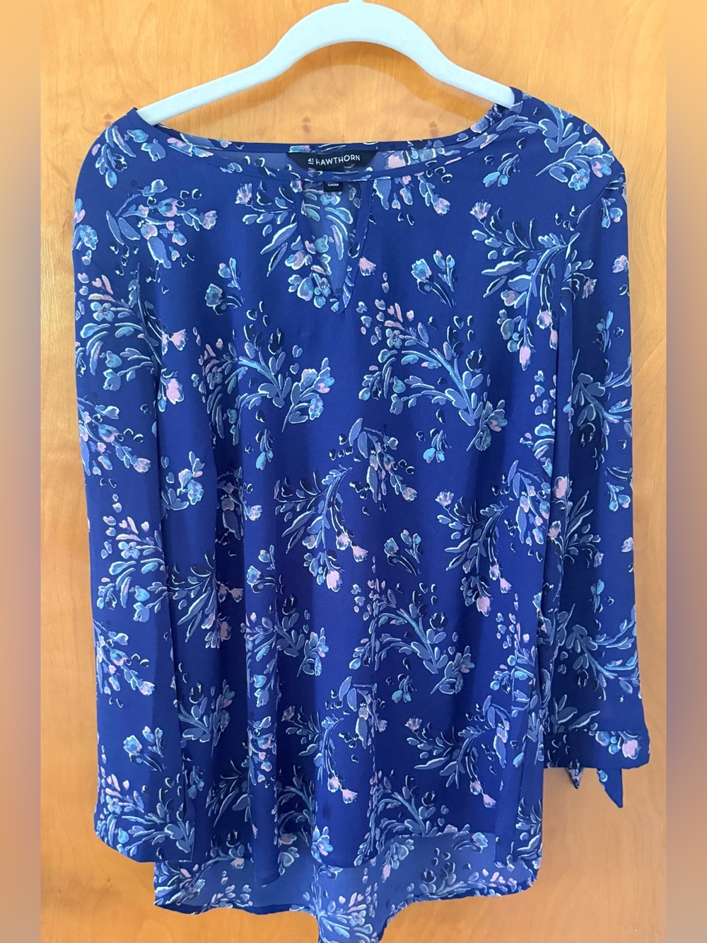 41 Hawthorn Stitch Fix Medium Blue Floral Blouse with Tie Sleeves!